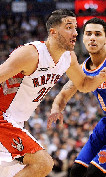 Raptors blow out Knicks while giving injured Kyle Lowry a breather